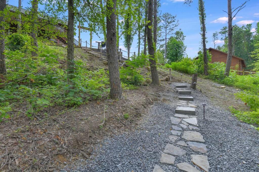 Enchanted Forest Cabin And Teepee! Lights & Laser Show! Private Hot Tub! Unique Stay! Сивиървил Екстериор снимка