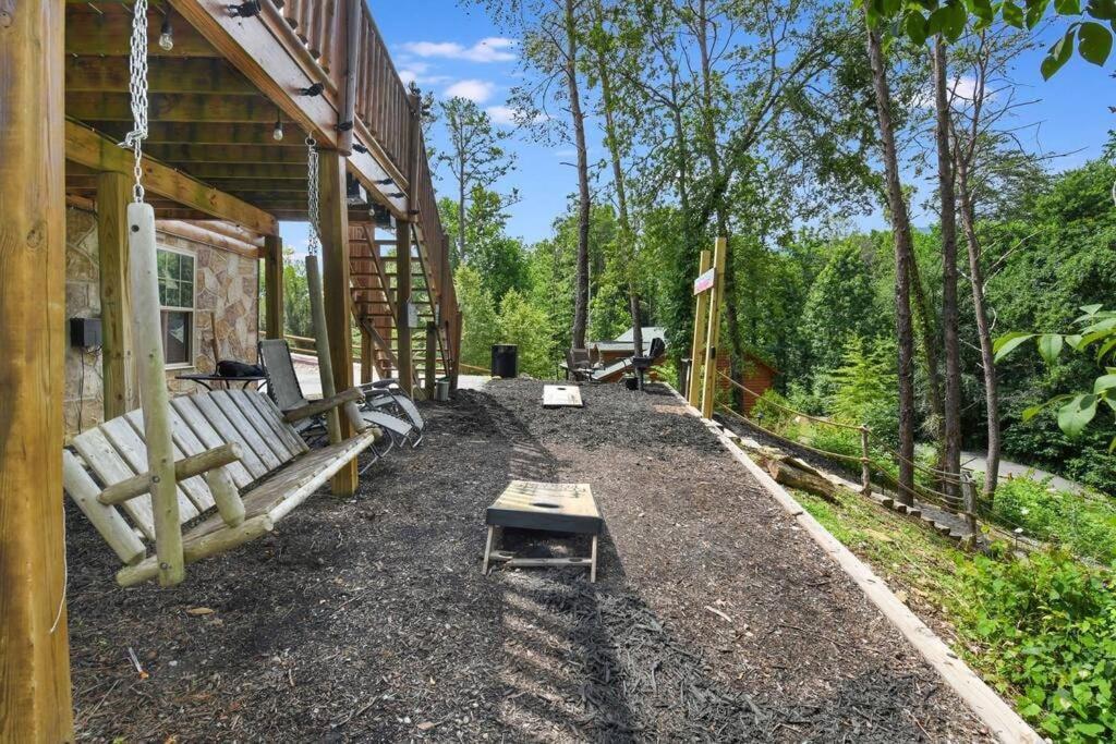 Enchanted Forest Cabin And Teepee! Lights & Laser Show! Private Hot Tub! Unique Stay! Сивиървил Екстериор снимка