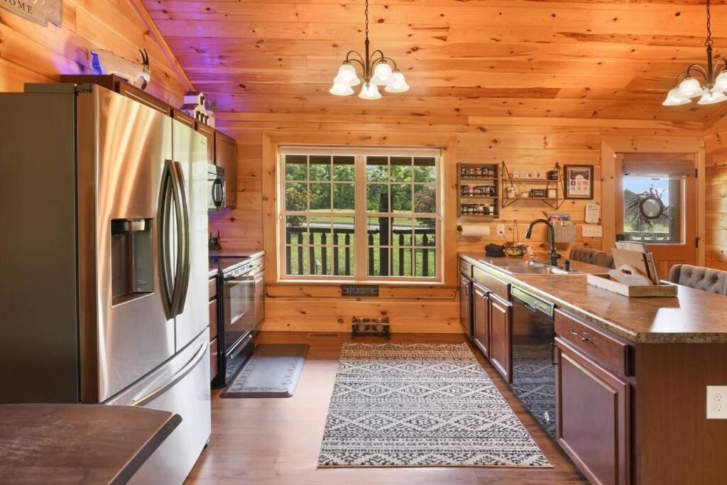 Enchanted Forest Cabin And Teepee! Lights & Laser Show! Private Hot Tub! Unique Stay! Сивиървил Екстериор снимка