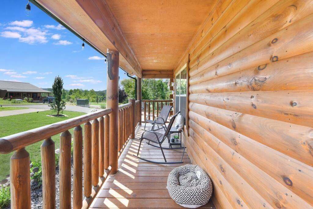 Enchanted Forest Cabin And Teepee! Lights & Laser Show! Private Hot Tub! Unique Stay! Сивиървил Екстериор снимка