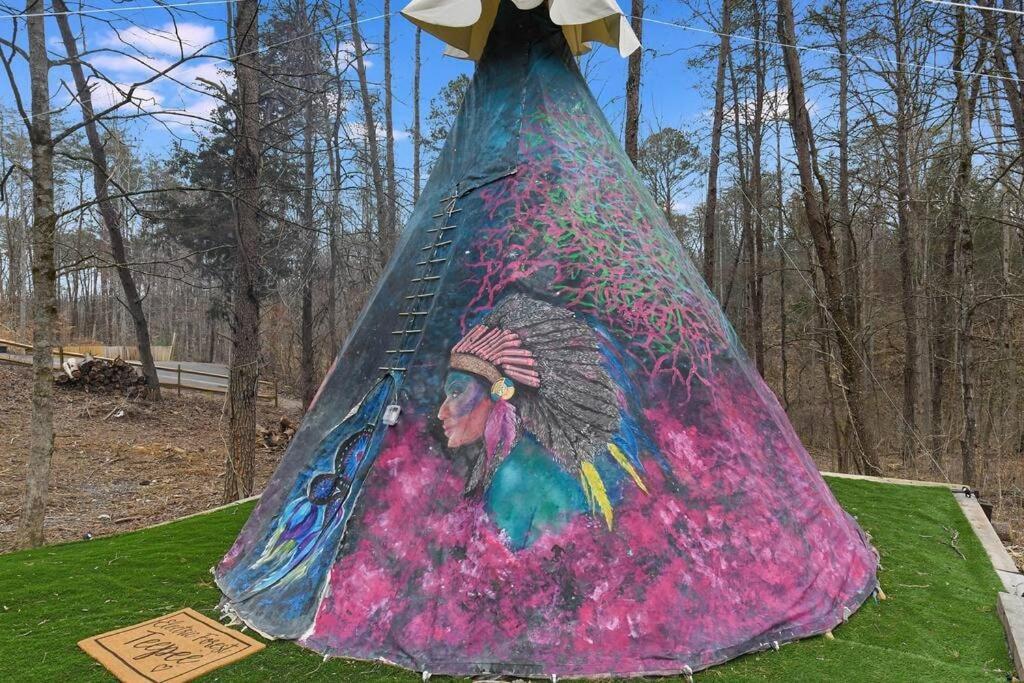 Enchanted Forest Cabin And Teepee! Lights & Laser Show! Private Hot Tub! Unique Stay! Сивиървил Екстериор снимка